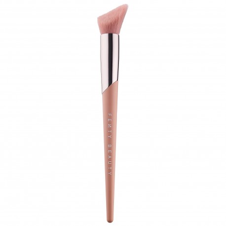 Fenty Beauty Cheek-Hugging Highlight Brush 120