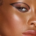 Huda Beauty Empowered Face Gloss Highlighting Dew